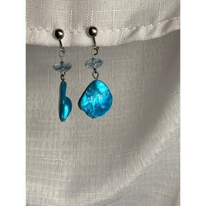 Turquoise shell and plastic crystal bead drop Clip-On Earrings Silvertone VGUC